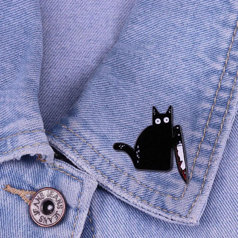 Black-Cat-Slasher Emaille Pin 2,6cm - lfhm.de