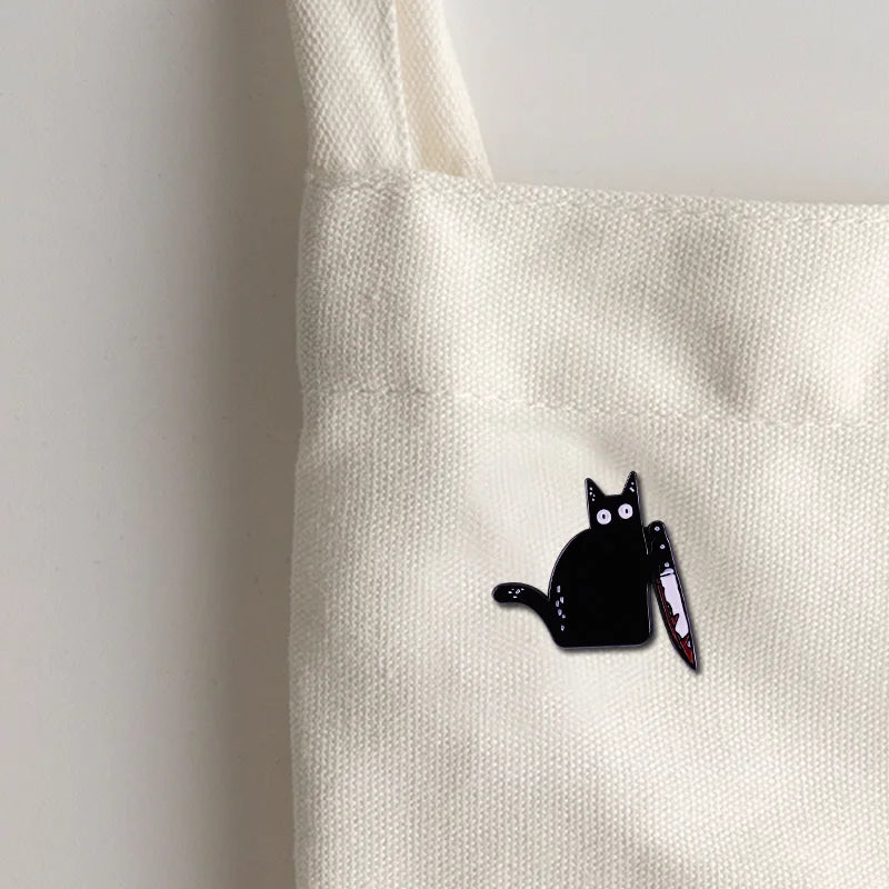 Black-Cat-Slasher Emaille Pin 2,6cm - lfhm.de