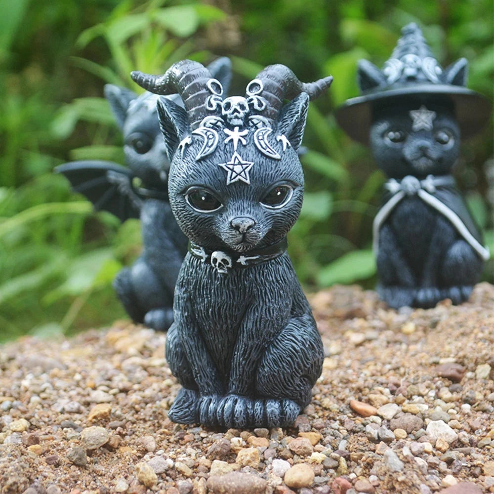 Figure Hexenmeister schwarze Katze mit Hörnern, Hut oder Feldermausflügeln - lfhm.de